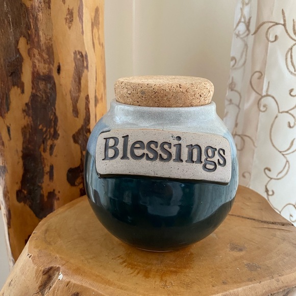 Blessing storage jar - Picture 1 of 2